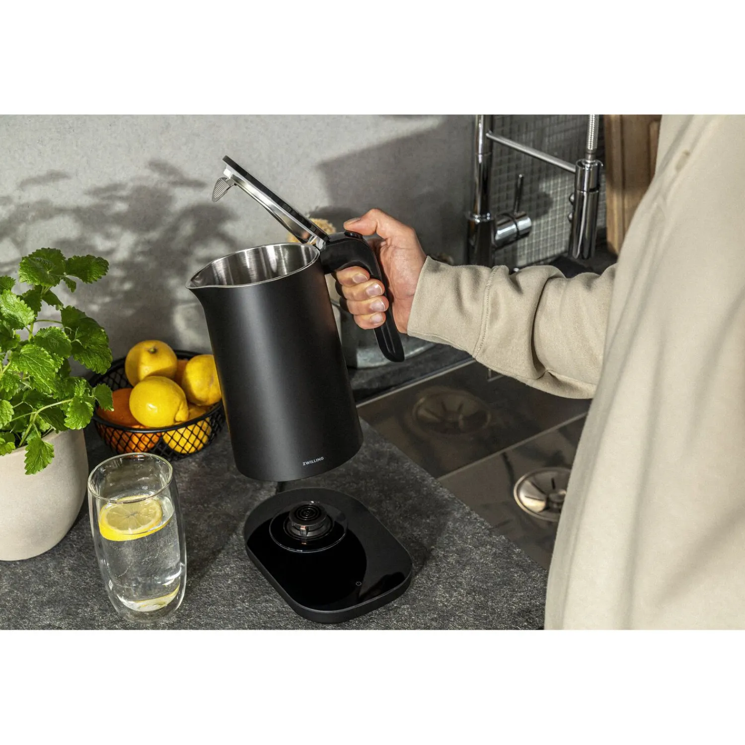 ZWILLING Bouilloire électrique Pro, 1 l, Noir mat Hot