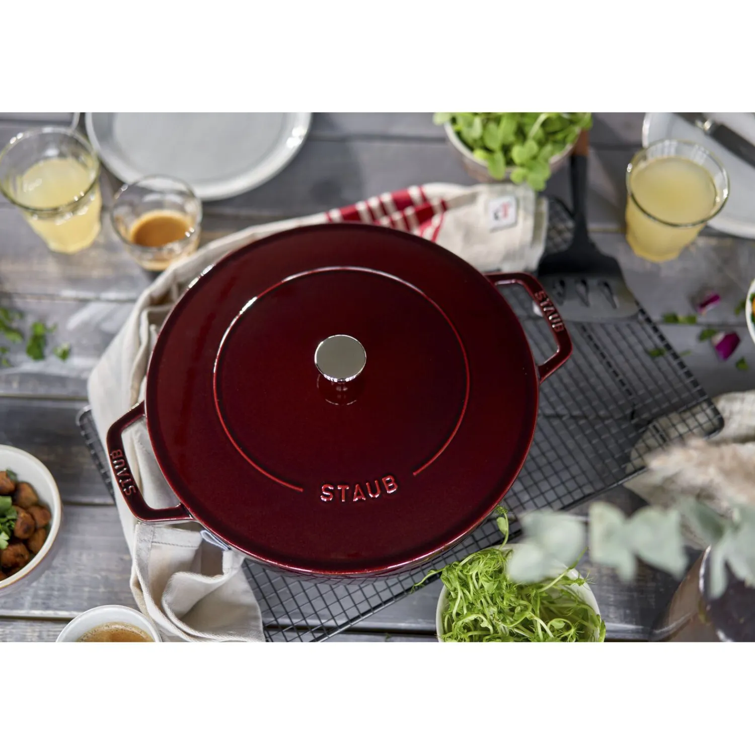 Staub 28 cm, Sauteuse Chistera, Grenadine Hot