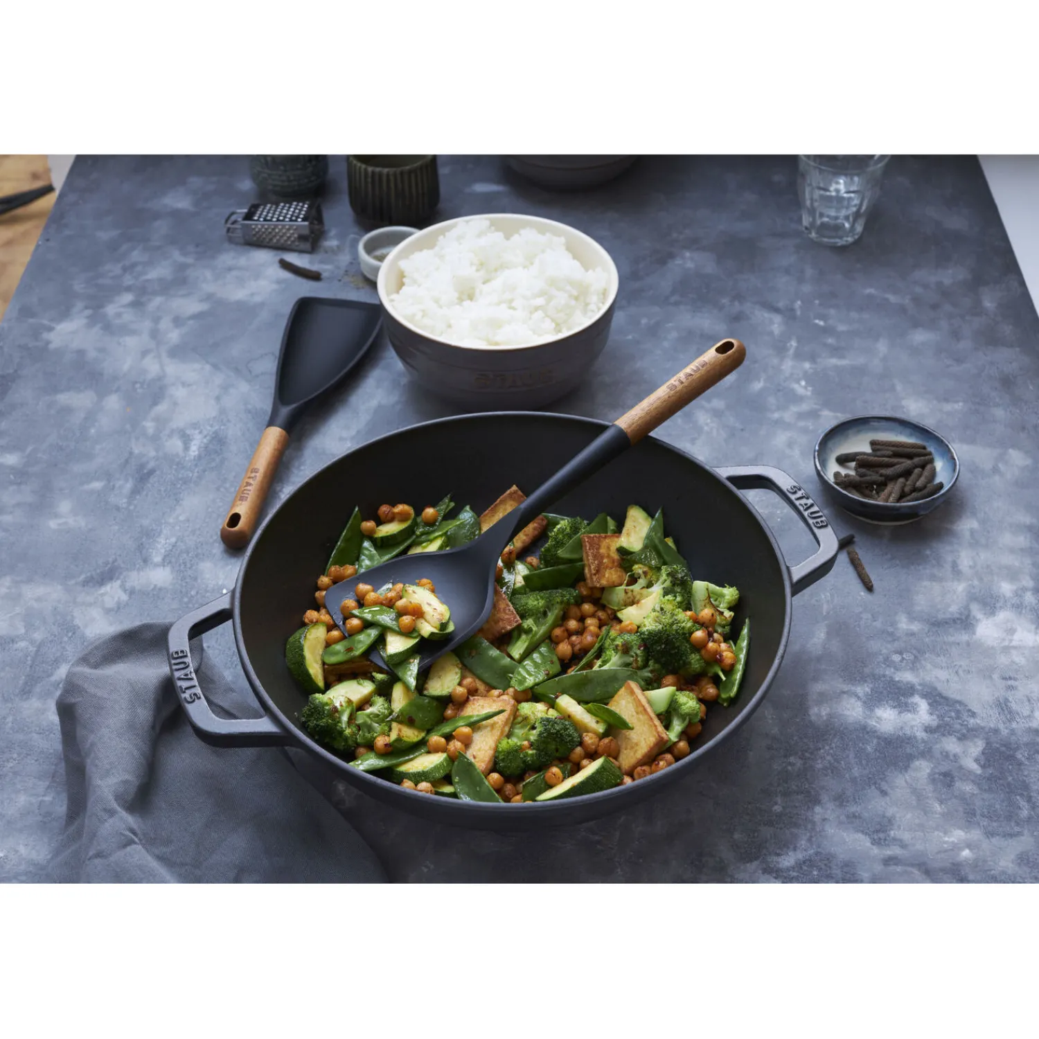 Staub 30 cm, Wok avec couvercle en verre, Gris graphite Best