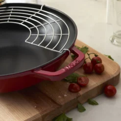 Staub 30 cm, Wok avec couvercle en verre, Cerise Outlet