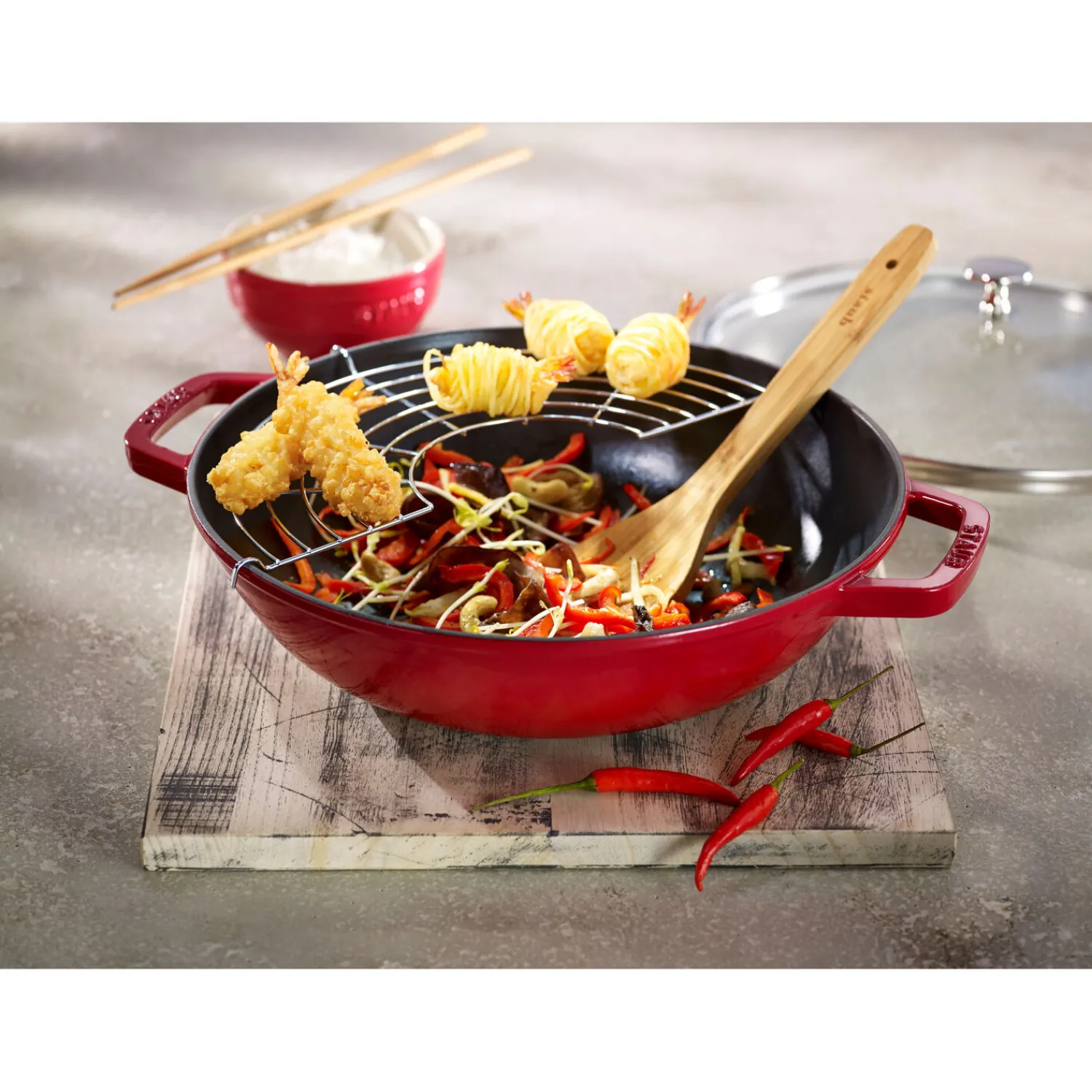 Staub 30 cm, Wok avec couvercle en verre, Cerise Outlet