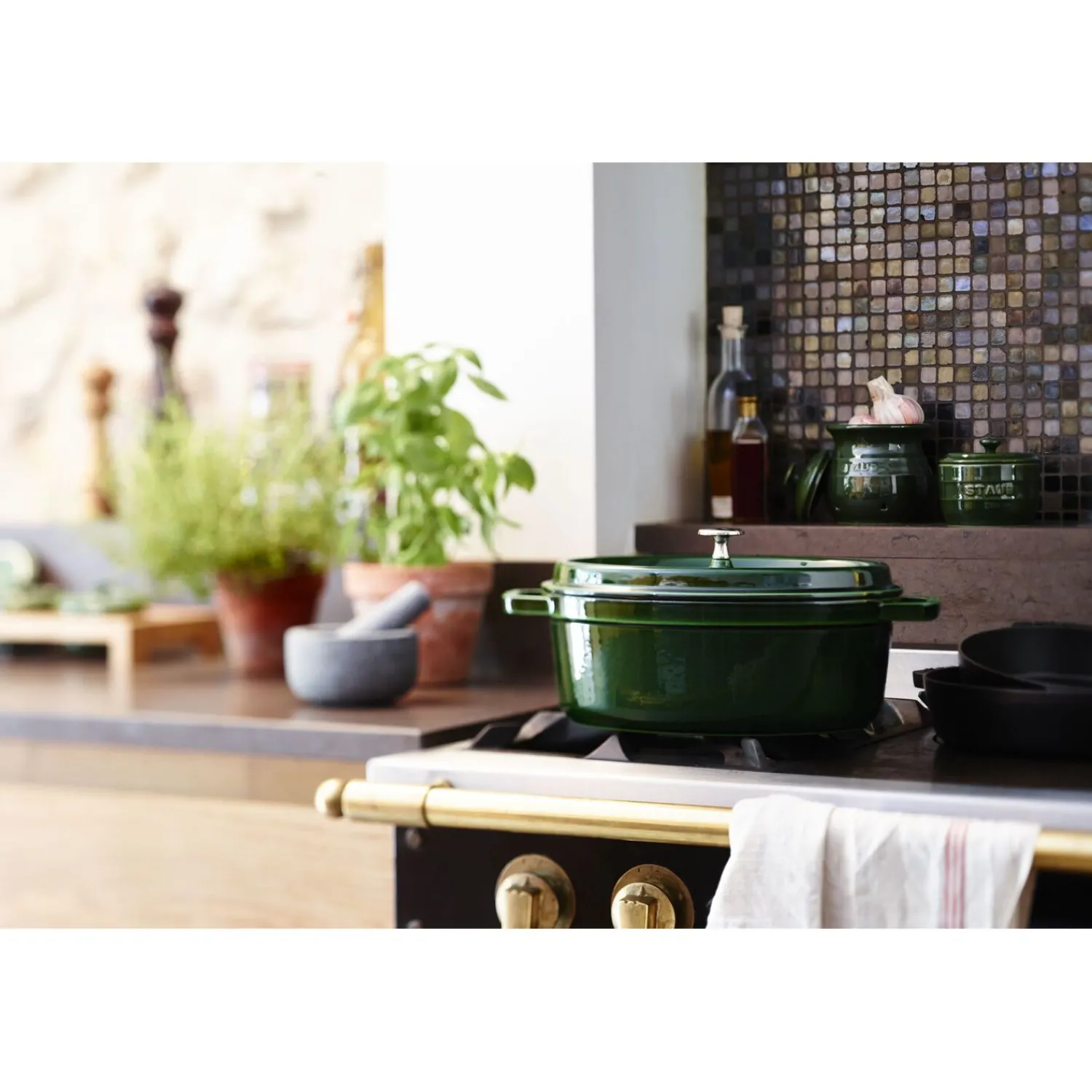 Staub Cocotte 33 cm, Ovale, , Fonte Basilic Hot