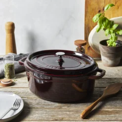 Staub Cocotte 31 cm, Ovale, , Fonte Grenadine Clearance