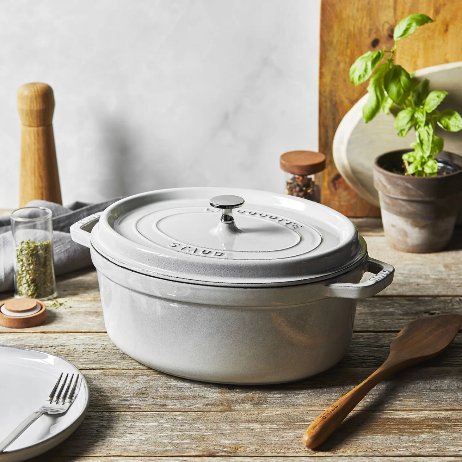 Staub Cocotte 31 cm, Ovale, , Fonte Truffe blanche Clearance