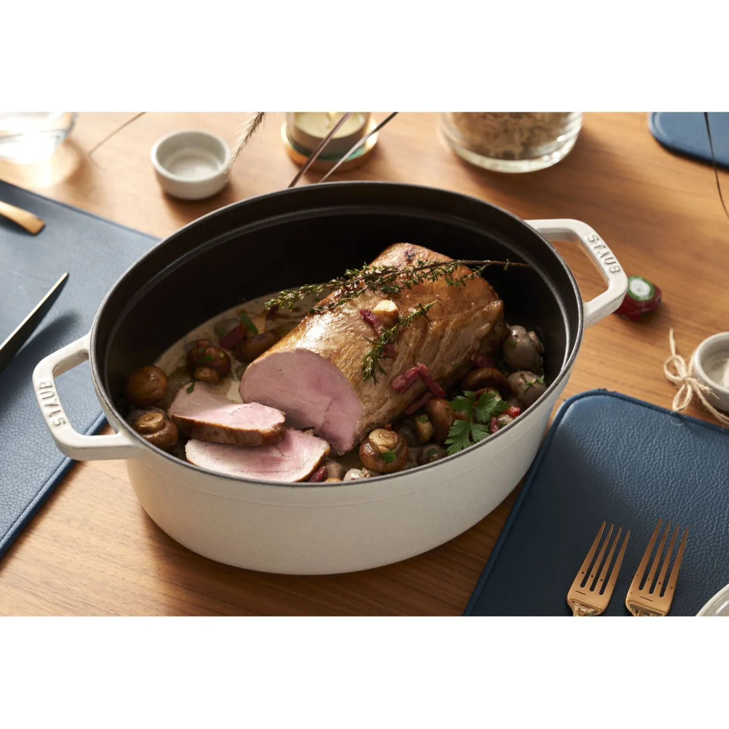 Staub Cocotte 31 cm, Ovale, , Fonte Truffe blanche Clearance