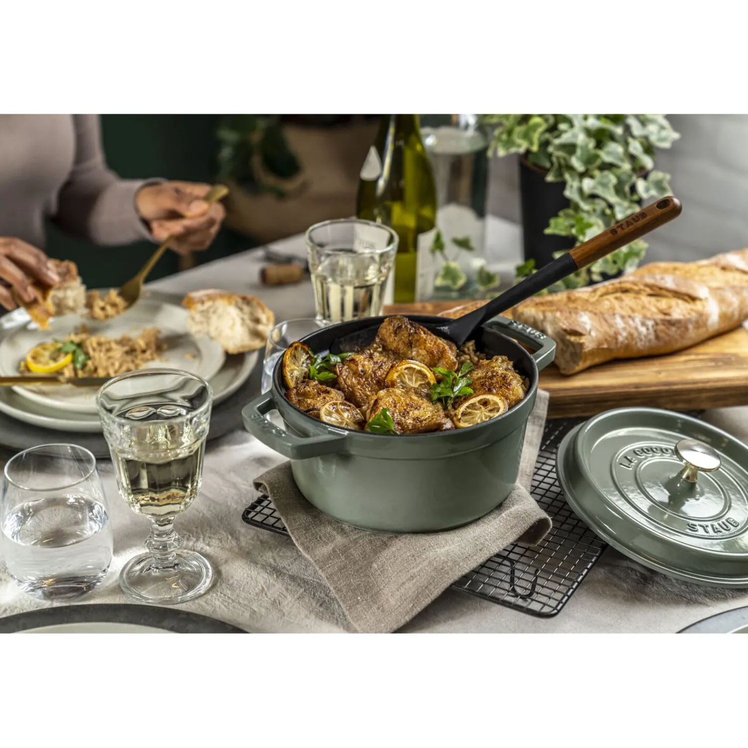 Staub Cocotte 20 cm, Rond(e), , Fonte Eucalyptus Sale