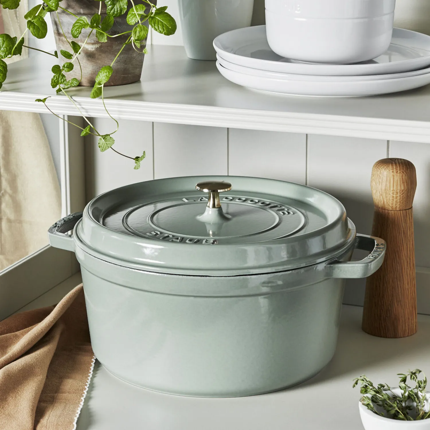 Staub Cocotte 28 cm, Rond(e), , Fonte Eucalyptus Hot