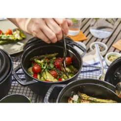 Staub Cocotte 16 cm, Rond(e), , Fonte Noir mat Clearance