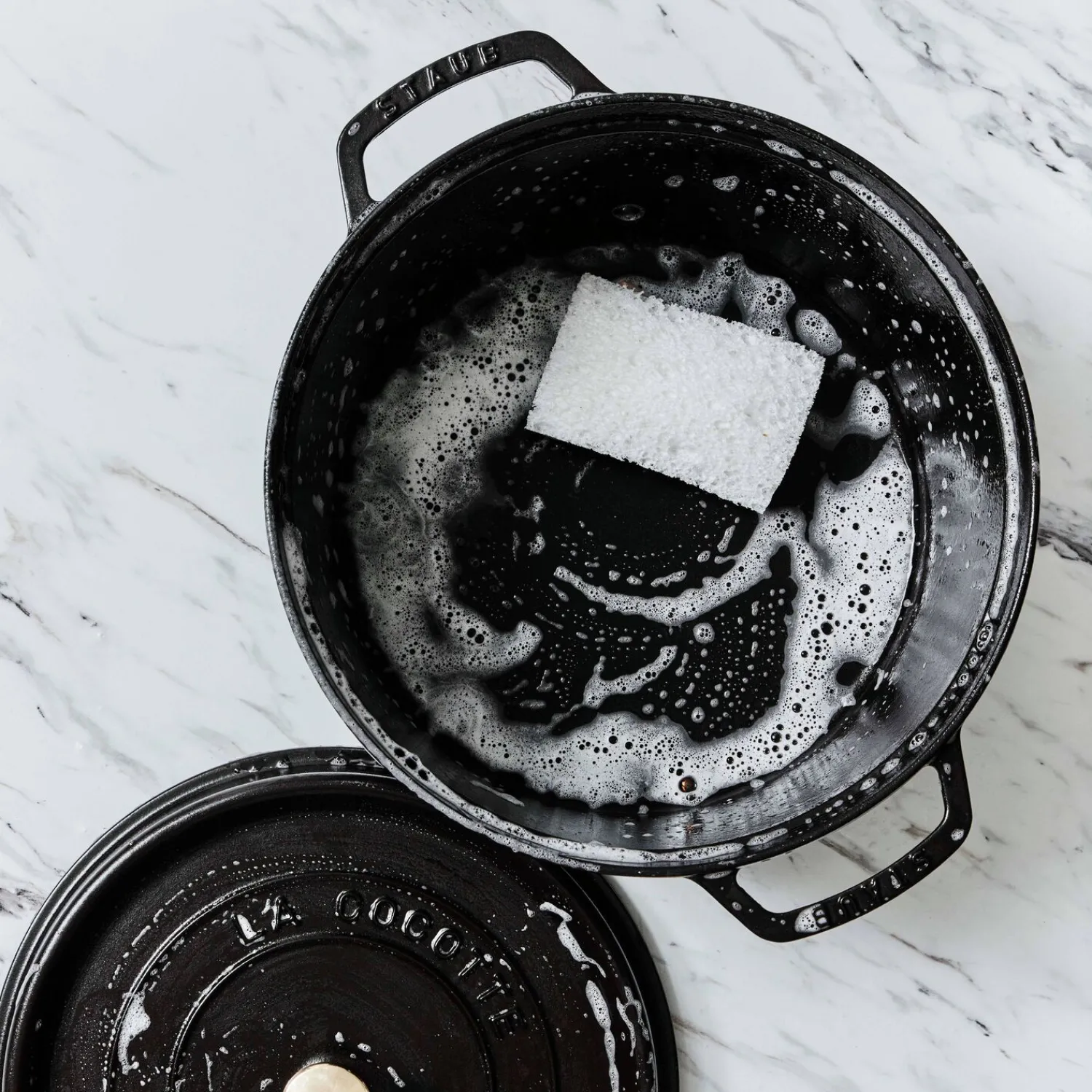 Staub Cocotte 24 cm, Rond(e), , Fonte Noir mat Clearance
