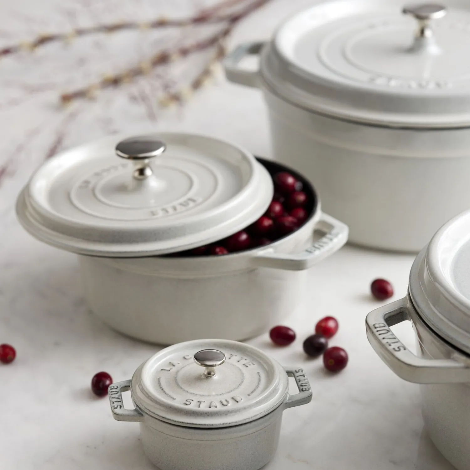 Staub Cocotte 24 cm, Rond(e), , Fonte Truffe blanche Clearance