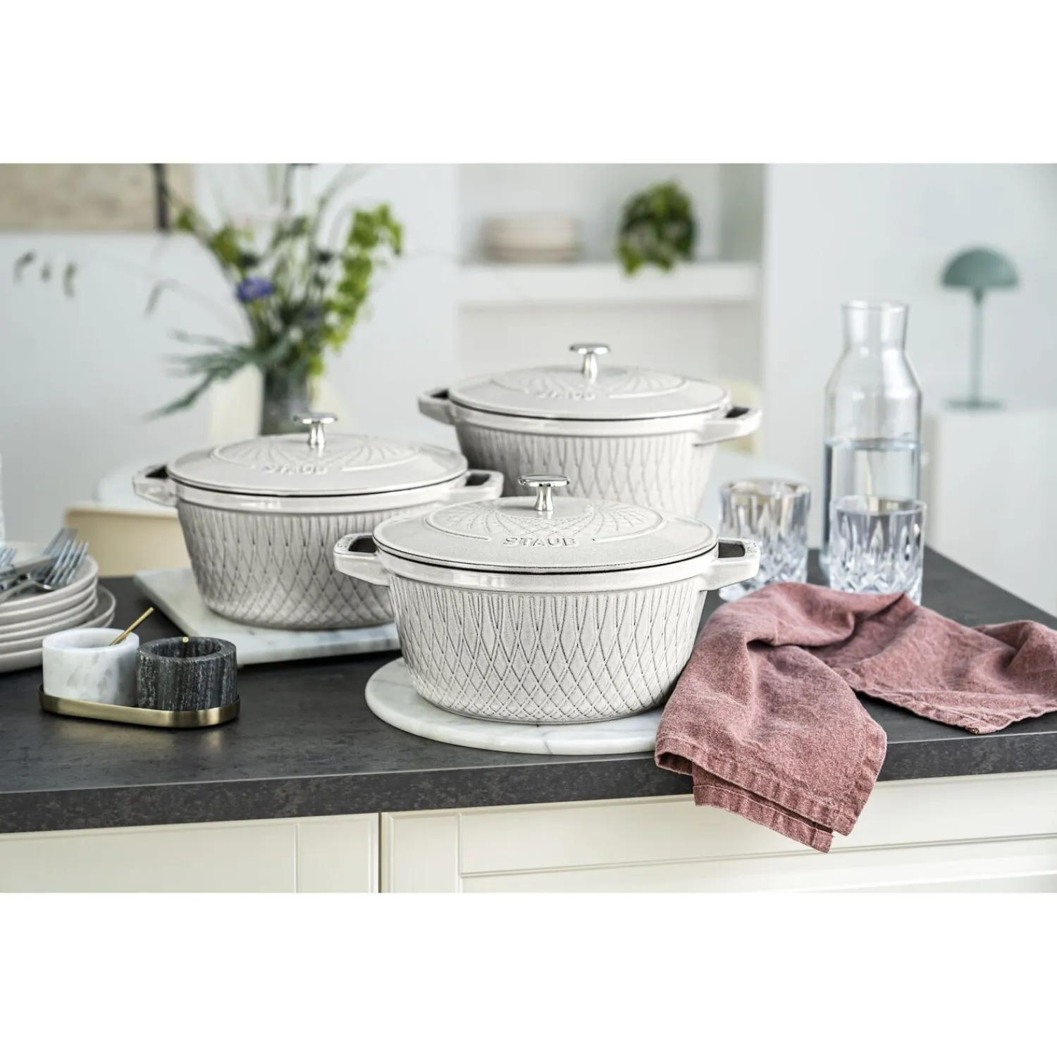 Staub Cocotte twister 20 cm, Rond(e), , Fonte Truffe blanche Best