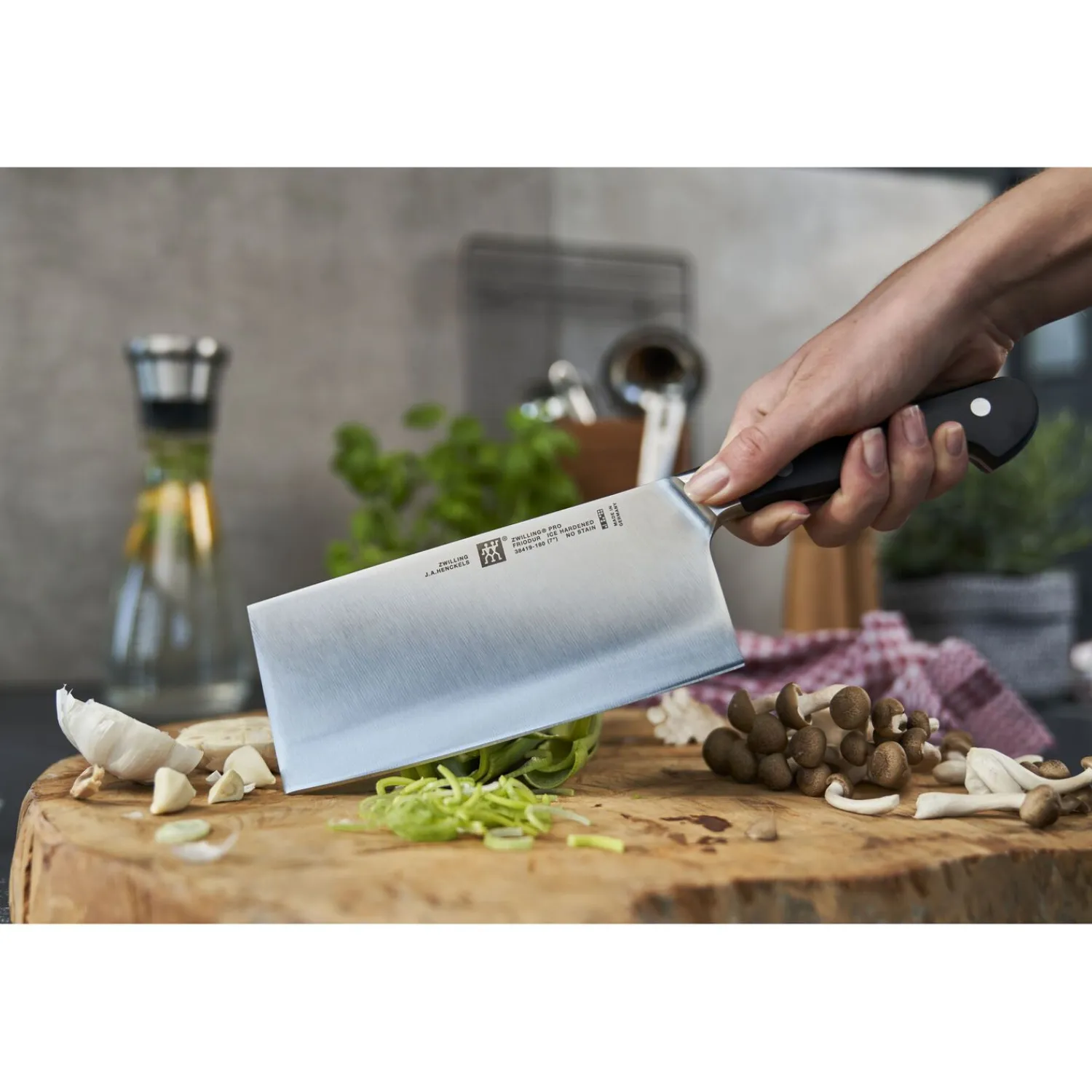 ZWILLING Couteau de chef chinois 18 cm Hot