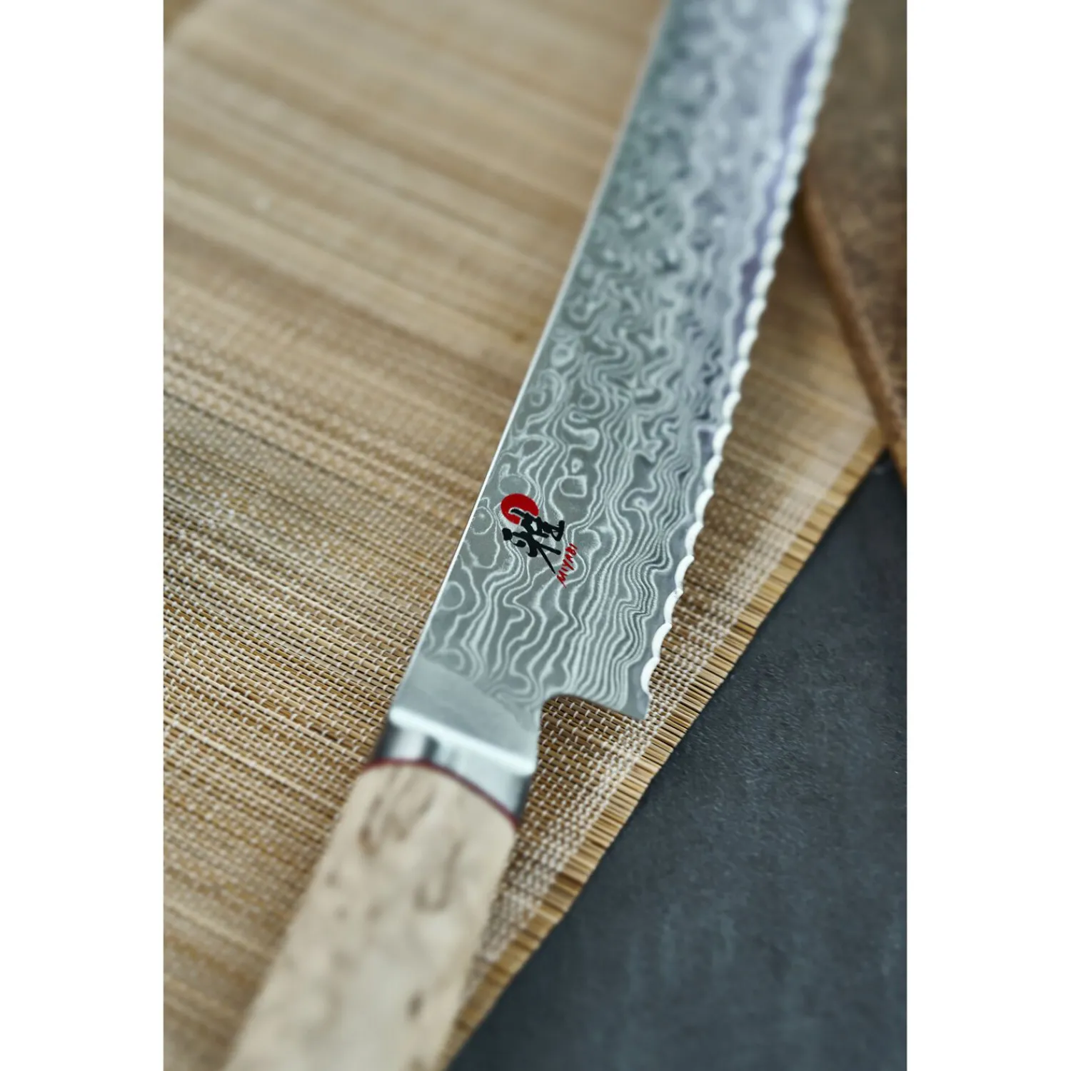 MIYABI Couteau à pain 23 cm, Brun, tranchant dentelé Sale