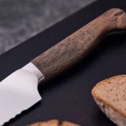 ZWILLING Couteau à pain 20 cm, Brun, tranchant dentelé Outlet