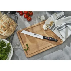 ZWILLING Couteau à pain 20 cm, tranchant dentelé New