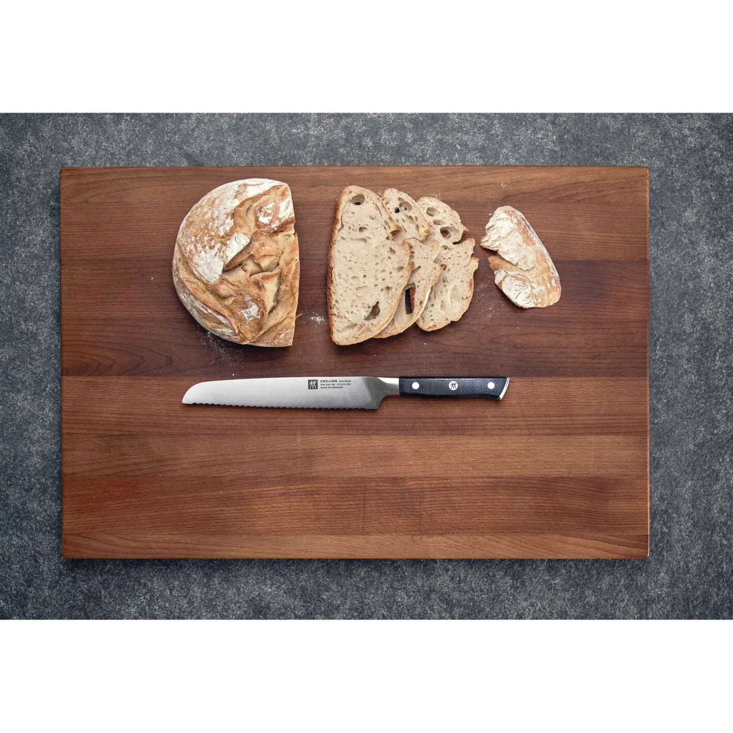 ZWILLING Couteau à pain 20 cm, tranchant dentelé Best