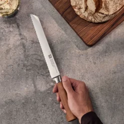ZWILLING Couteau à pain 20 cm, tranchant dentelé, Kotibe Outlet