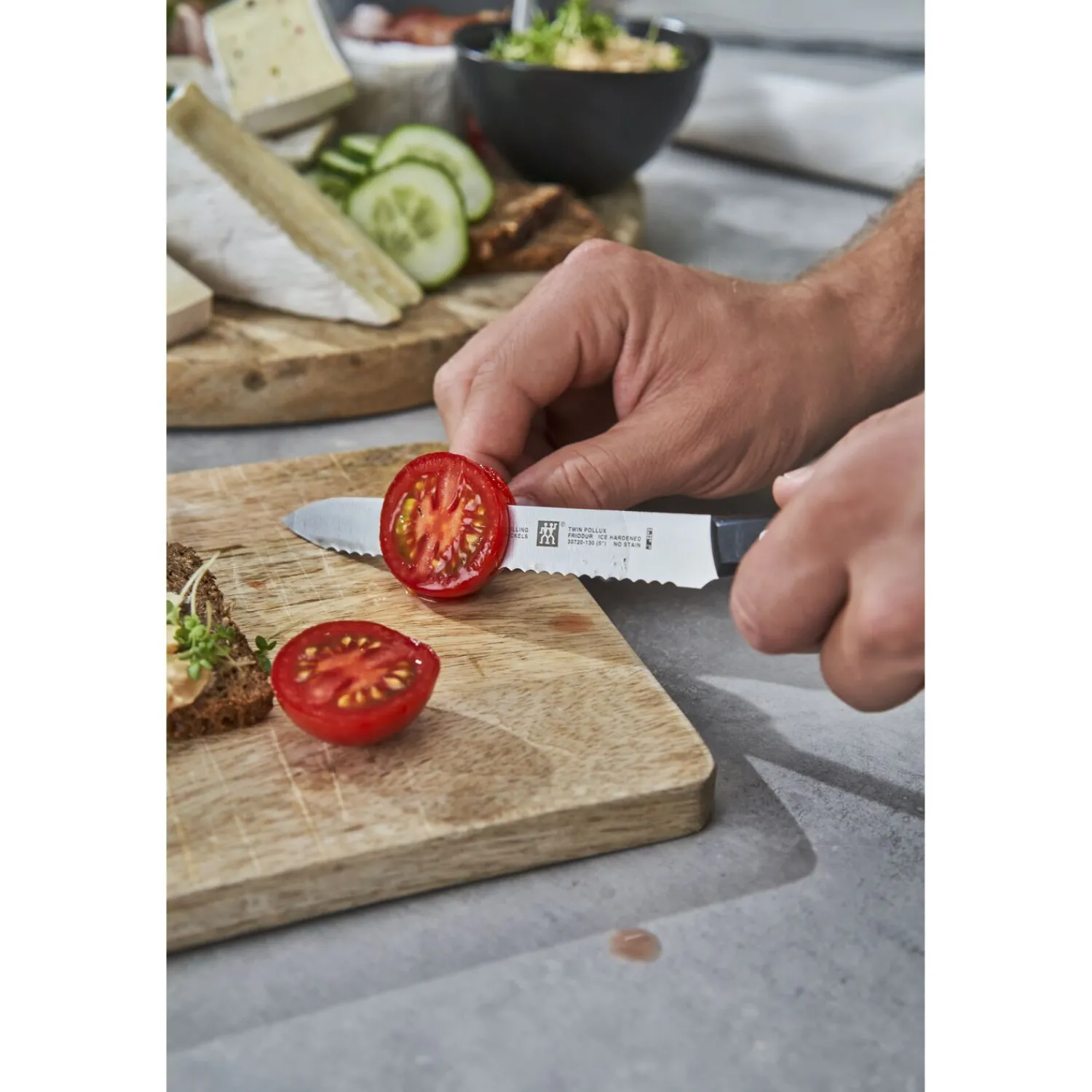 ZWILLING Couteau universel 13 cm, tranchant dentelé Sale