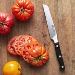 ZWILLING Couteau universel 13 cm, tranchant dentelé Best