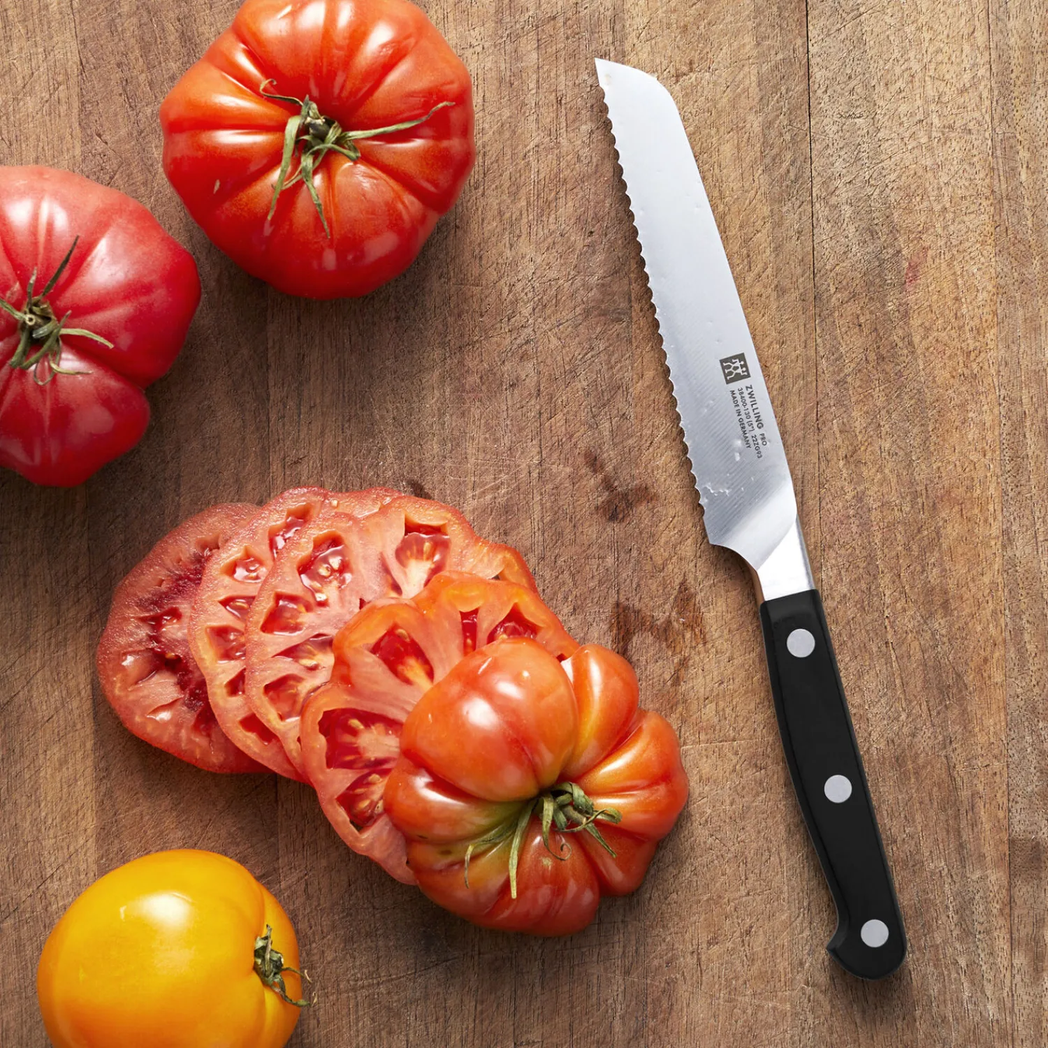 ZWILLING Couteau universel 13 cm, tranchant dentelé Best