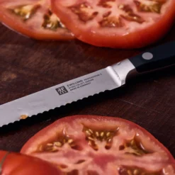ZWILLING Couteau universel 13 cm, tranchant dentelé Sale