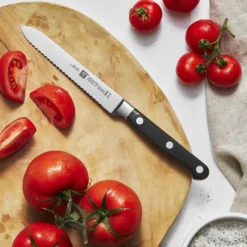 ZWILLING Couteau universel 13 cm, tranchant dentelé Sale