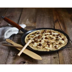 Staub Crêpière avec poignée en bois 28 cm, Fonte, Noir mat Sale