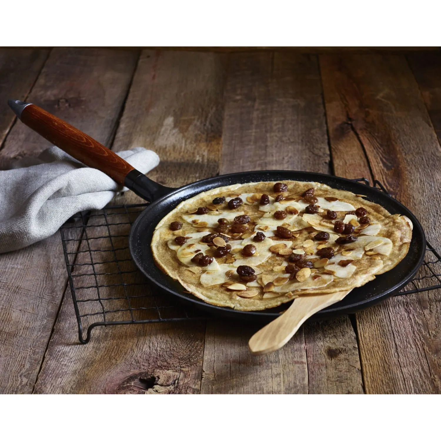 Staub Crêpière avec poignée en bois 28 cm, Fonte, Noir mat Sale