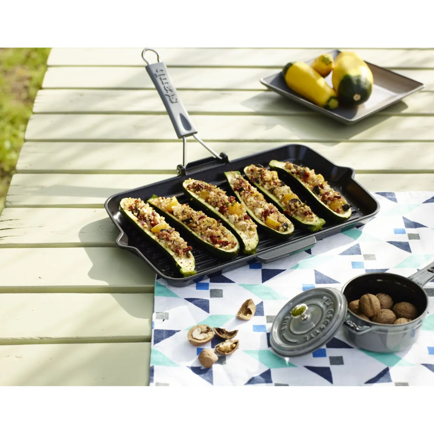 Staub Gril avec bec verseur 34 cm, Fonte, Noir mat Online