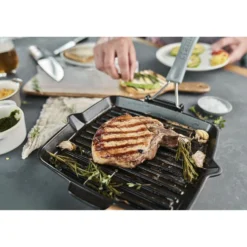 Staub Gril avec bec verseur 24 cm, Fonte, Noir mat