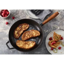 Staub Poêle avec poignée en bois 24 cm, Fonte, Noir mat Online