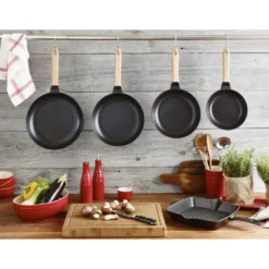 Staub Poêle avec poignée en bois 20 cm, Fonte, Noir mat Hot