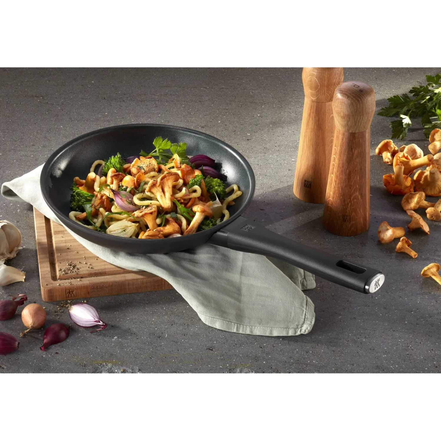 ZWILLING Poêle 20 cm, Aluminium, Noir mat Discount