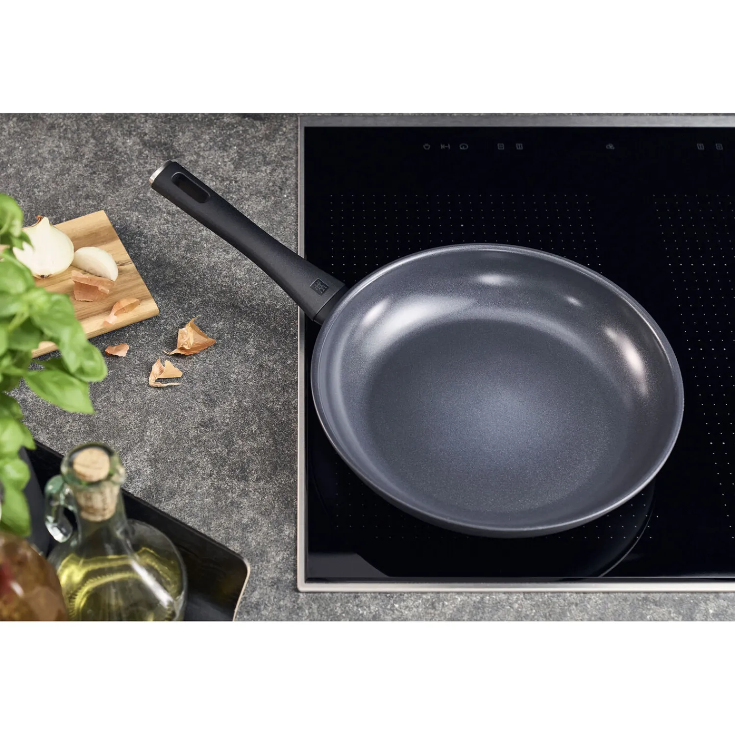 ZWILLING Poêle, 28 cm, Aluminium, Revêtement antiadhésif en céramique renforcée en titane Sale