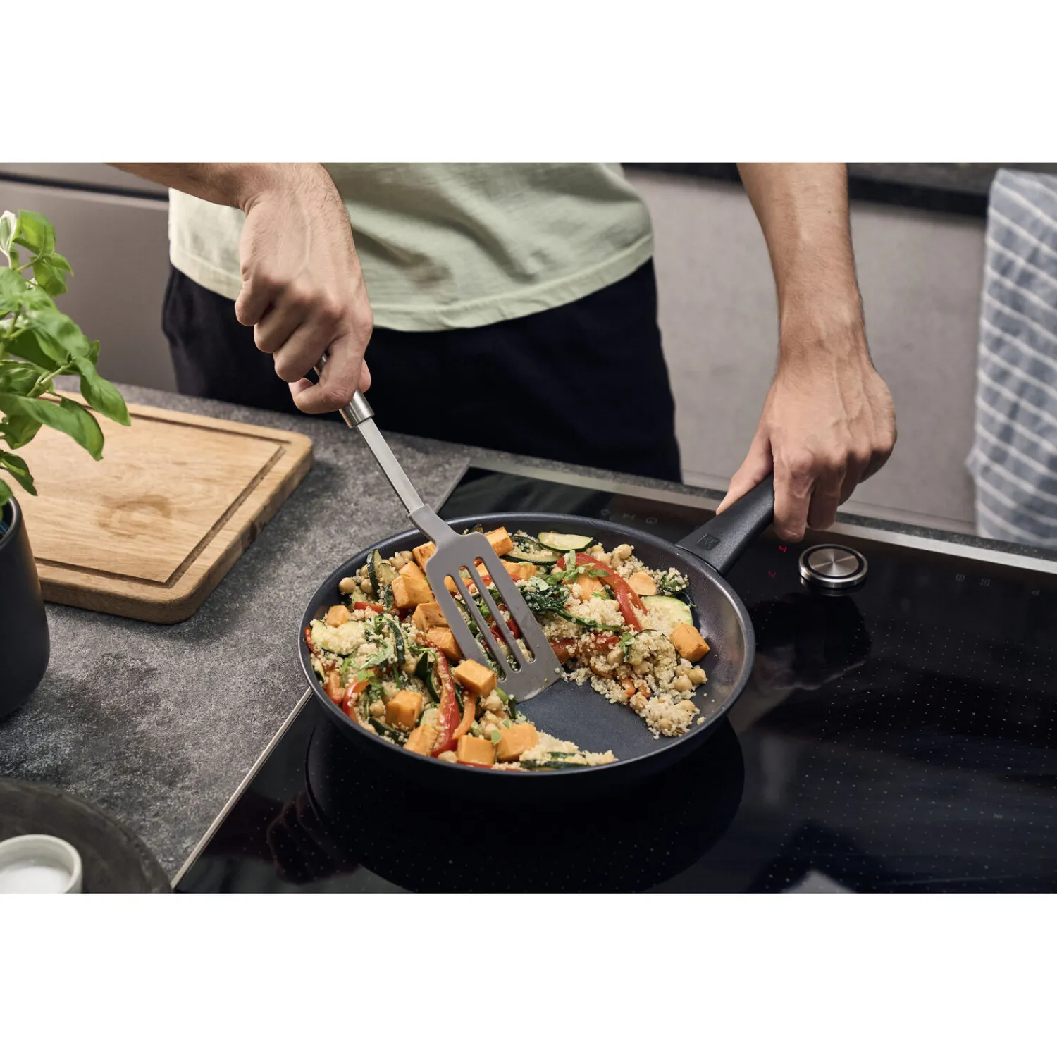 ZWILLING Poêle, 28 cm, Aluminium, Revêtement antiadhésif en céramique renforcée en titane Sale