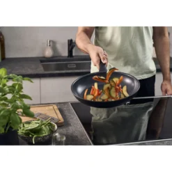 ZWILLING Poêle, 28 cm, Aluminium, Revêtement antiadhésif en céramique renforcée en titane Sale