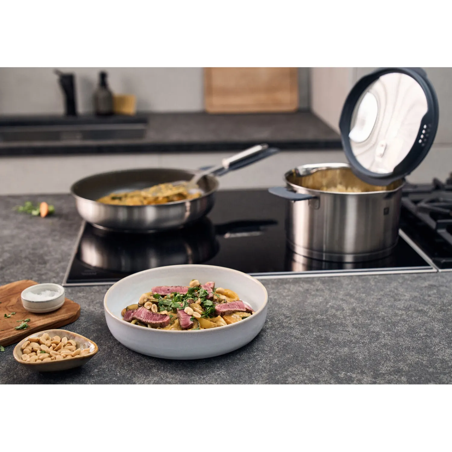 ZWILLING Poêle, 28 cm, Inox 18/10, Revêtement antiadhésif en céramique