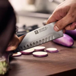 ZWILLING Santoku 18 cm, Tranchant alvéolé