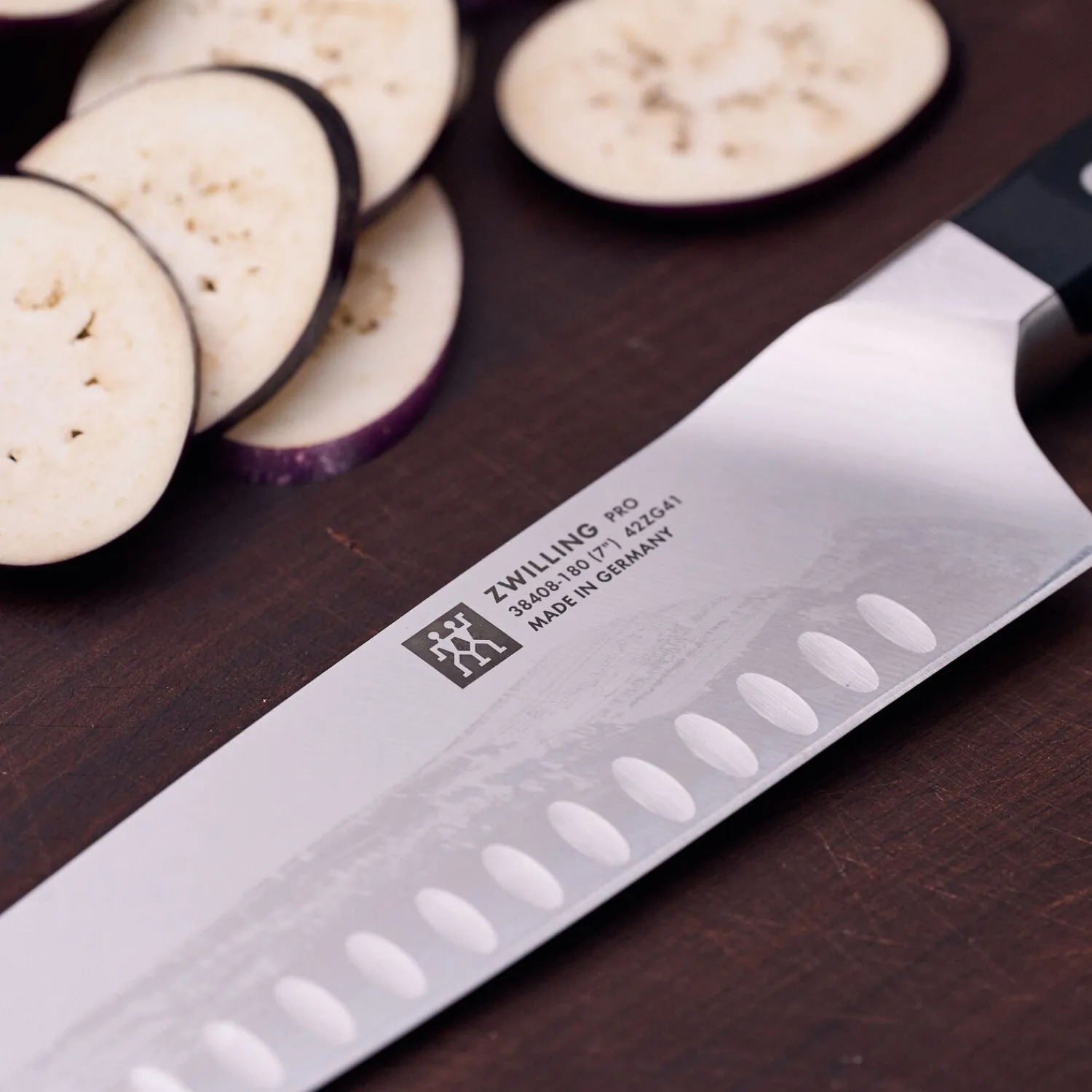 ZWILLING Santoku 18 cm, Tranchant alvéolé