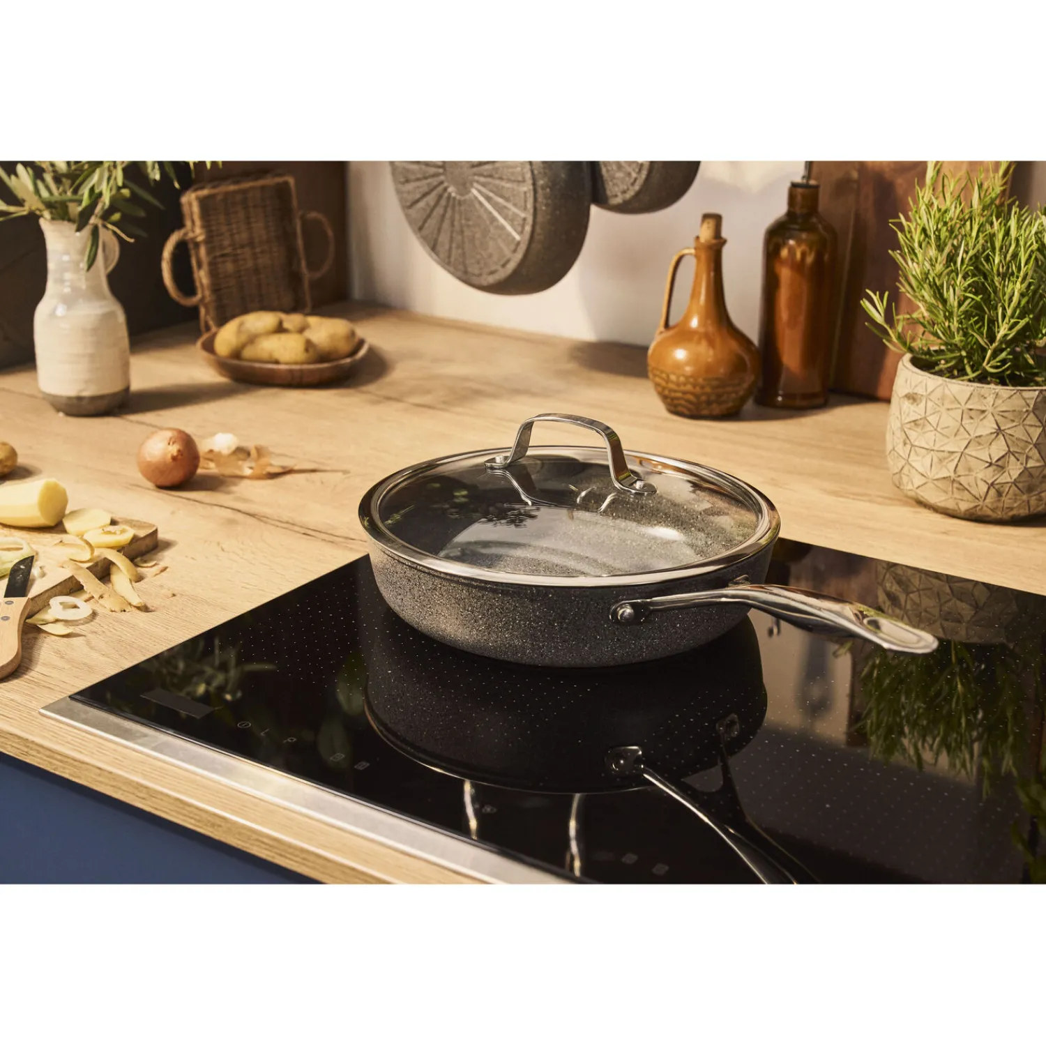 BALLARINI Sauteuse avec couvercle, 28 cm, Aluminium, Revêtement antiadhésif en céramique renforcée en titane Discount