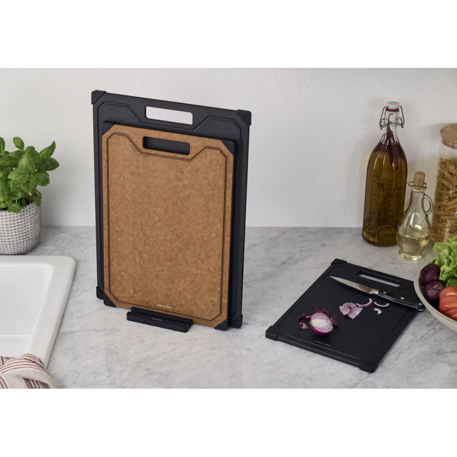 ZWILLING Set de planches à découper avec support, 4-pcs., marron / noir, Fibre de Bois Discount