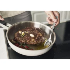 ZWILLING Set de poêles avec poêle de 28cm, poêle de 24cm et spatule en silicone, 3-pcs. Sale