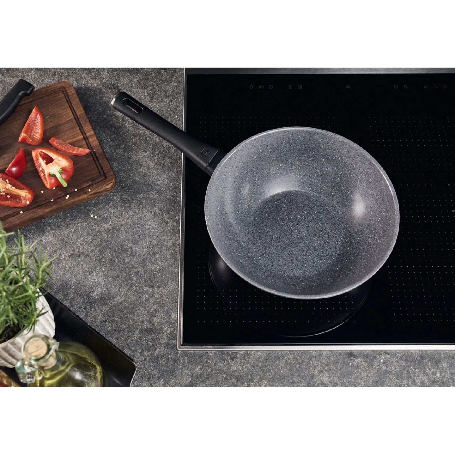 ZWILLING Wok, 28 cm, Aluminium, Revêtement antiadhésif en céramique renforcée en titane