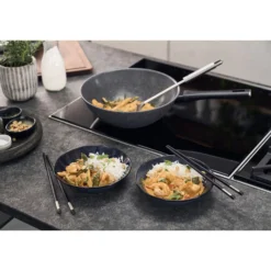 ZWILLING Wok, 28 cm, Aluminium, Revêtement antiadhésif en céramique renforcée en titane