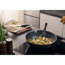 ZWILLING Wok, 30 cm, Aluminium, Revêtement antiadhésif en céramique renforcée en titane Online